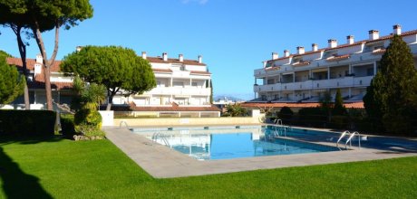 EC 124/2 Apartment for 2/4 persons with swimming pool in l'Escala on the Costa Brava