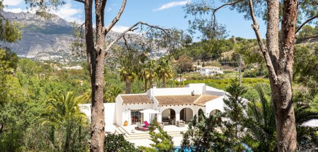 AL 421 Exclusive Finca for 4/6 persons with a private, heated pool near Altea on the Costa Blanca