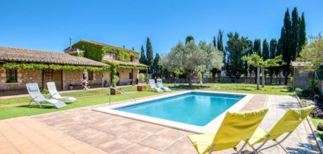 CA 810 Exclusive Finca for 8 persons with a private pool near Albons in Catalonia near the Costa Brava