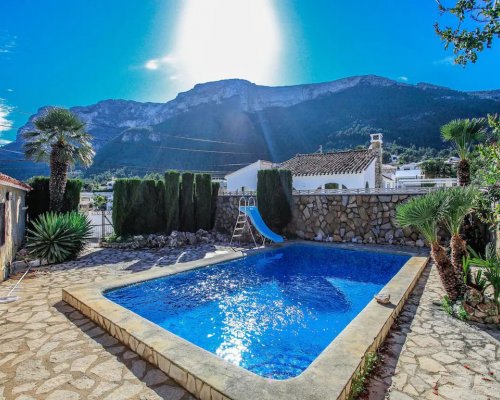Ferienhaus mit Pool und Kinderrutschbahn mieten in Dénia – Costa Blanca, Spanien