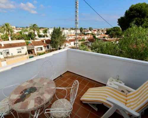 Ferienapartment bei Dénia, Costa Blanca, Spanien: 2 Schlafzimmer, 1 Bad, Gemeinschaftspool – ideal für 4 Personen am Meer.