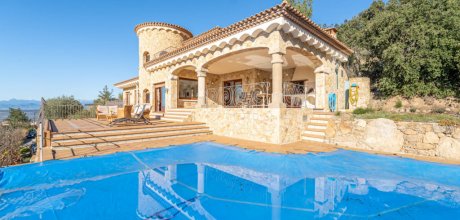 CA 418 Villa moderne pour 4 personnes avec piscine privée à  Palau-Saverdera sur la Costa Brava